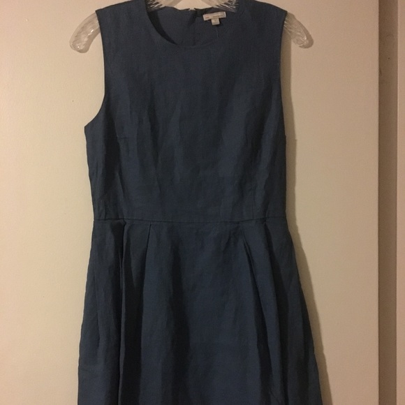 Gap NWT dress size 4. - Picture 2 of 2